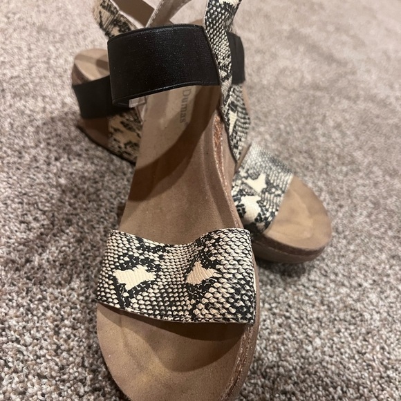 Pierre Dumas Black and Cream Sandals with Snake Print - Picture 1 of 6